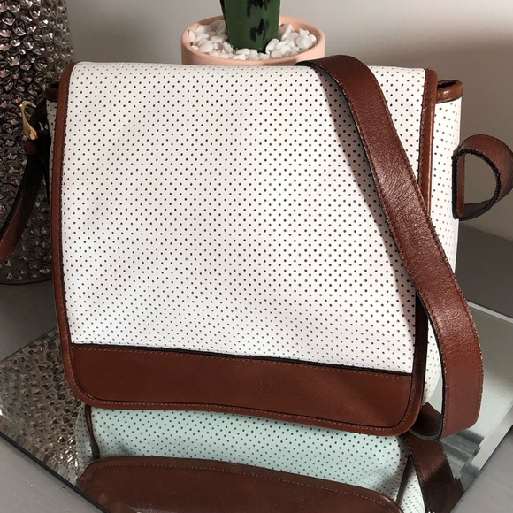 Gianni Bini Cross Body Bag - Picture 7 of 8